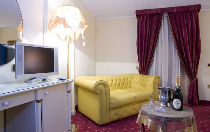 Junior Suite · divanetto