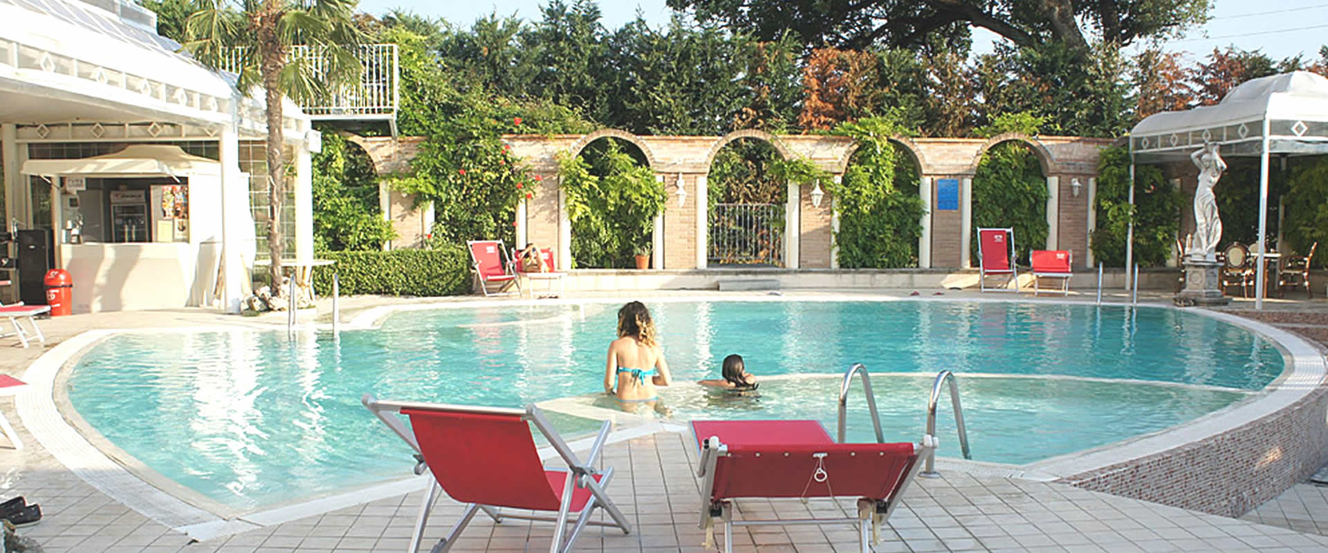 Piscina con idromassaggio